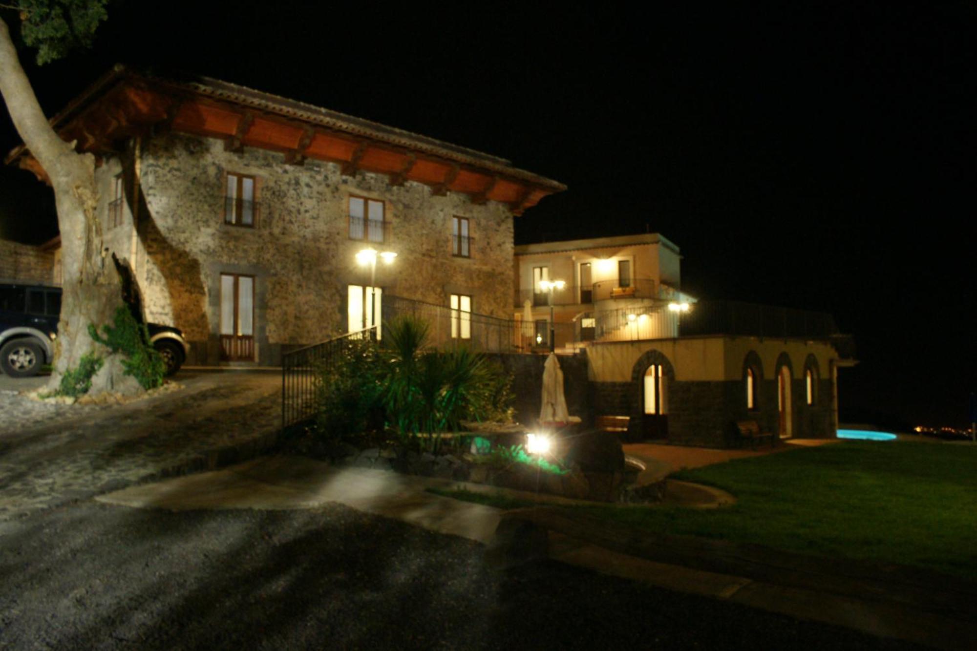 Gasthaus Antico Borgo Petralia Zafferana Etnea Exterior foto